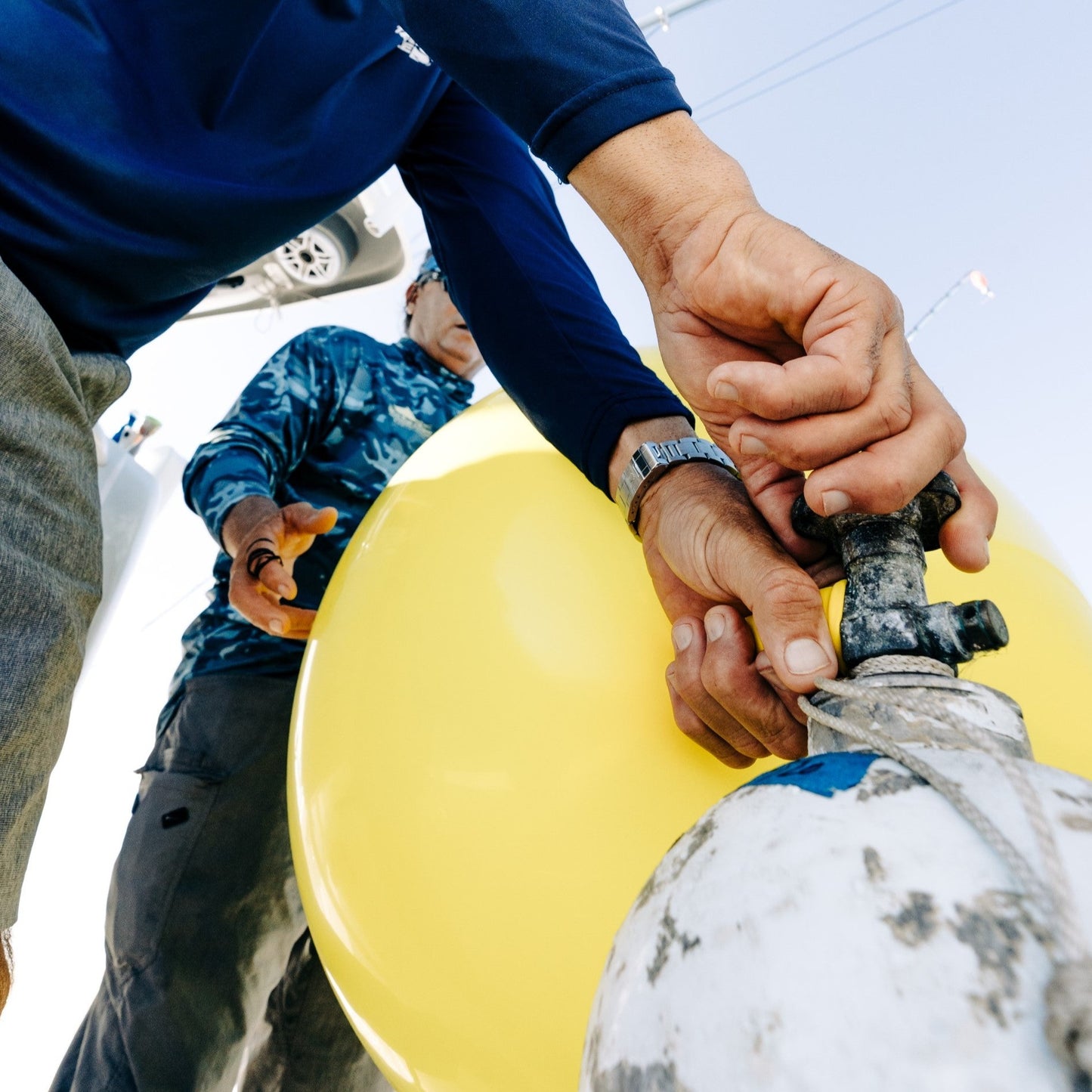 Helium balloons with clips for kite fishing. R&R Tackle Co. | Premium Saltwater Fishing Tackle. Fishing-specific design: Durable material built to withstand harsh marine conditions. Kite anglers, fishing tournaments, offshore fishing, and situations requiring control and high aerial visibility.