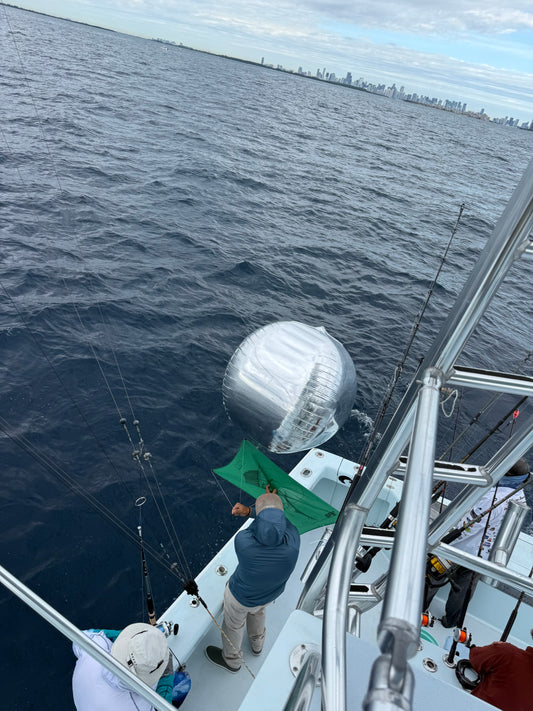 R&R Tackle Square ball Helium Balloon, Keeps the fishing line elevated in low-wind conditions, Stabilizes medium or large kites, Reduces line drop and keeps baits on the surface, Increases long-distance visibility of your kite spread