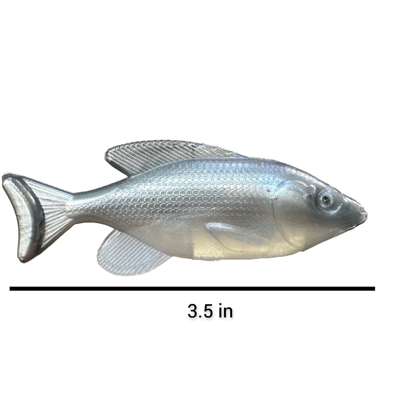 The Weedless Willy, at 3.5 inches, is designed with the perfect size to realistically mimic species like bluegill, crappie, pinfish, and mojarra, which are common prey for predators. This compact size makes it extremely versatile, allowing for precise casts in tight spaces such as dense vegetation or structures. Additionally, it offers a natural presentation that triggers strikes even from more cautious fish, maximizing effectiveness in both freshwater and saltwater.